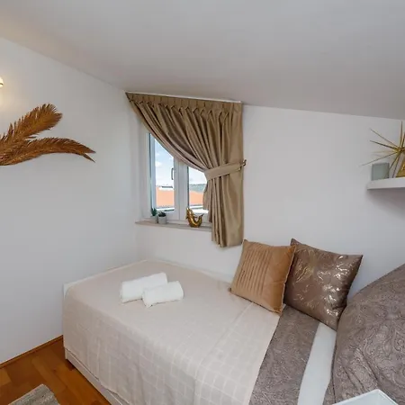 La Perla Apartment *