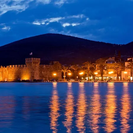 Apartment La Perla Trogir