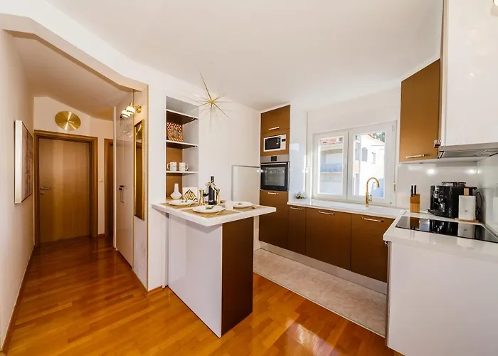 La Perla Apartment *